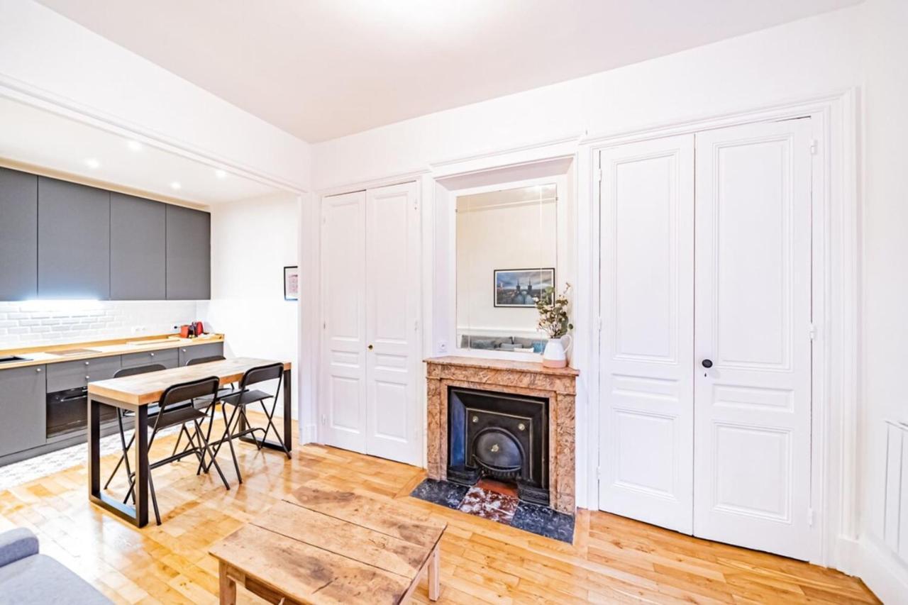 Aapartment With Character Parquet Flooring Fireplace - Charpennes Villeurbanne Esterno foto
