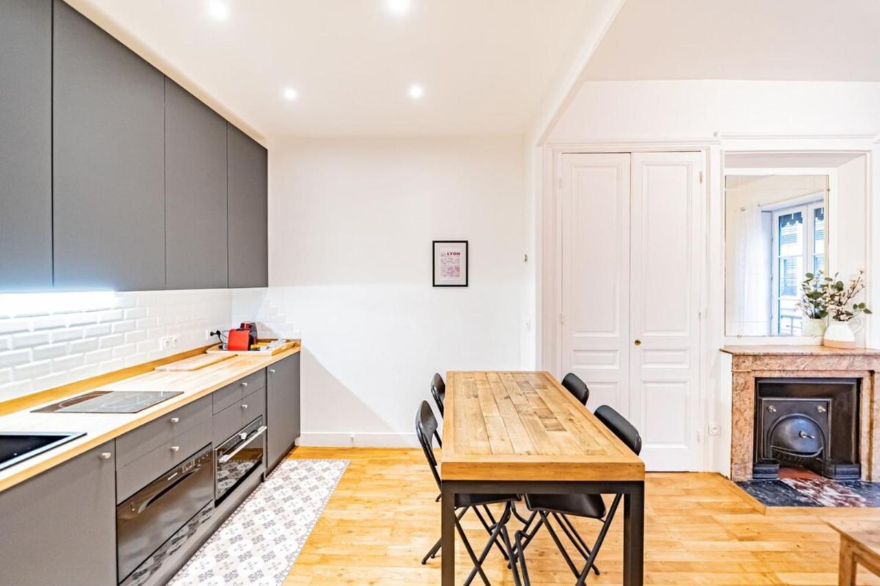 Aapartment With Character Parquet Flooring Fireplace - Charpennes Villeurbanne Esterno foto